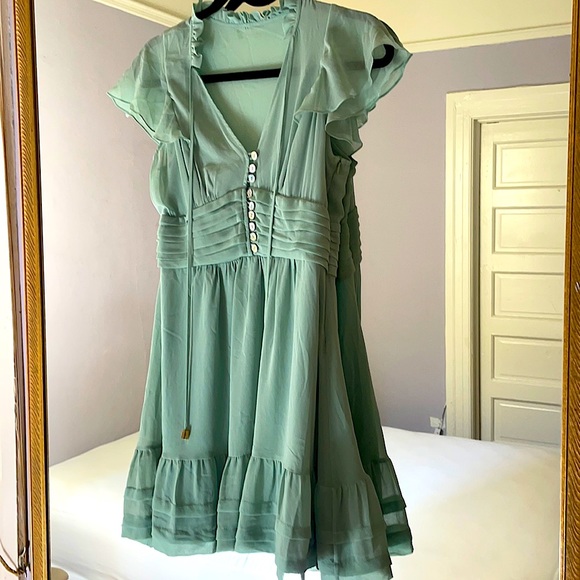 FARM Rio Dresses & Skirts - Farm Rio mini dress (baby doll style) - small